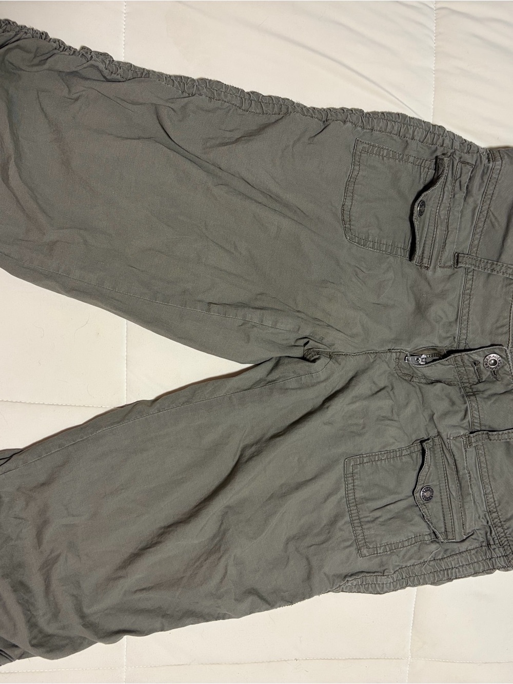Y2K Garage Women's Olive Green Cargo Capris